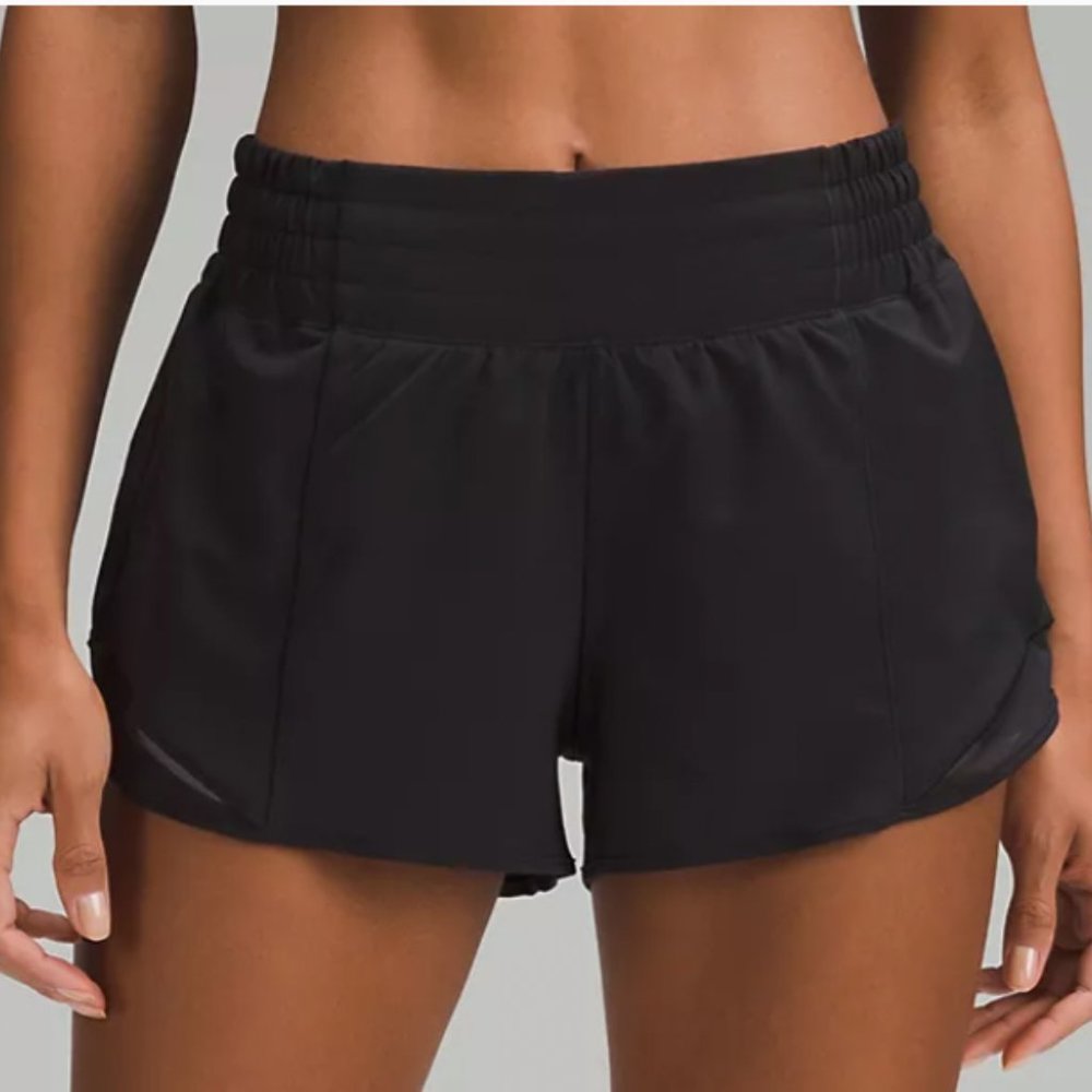 Lululemon Hotty Hot Shorts - High Rise 2.5"